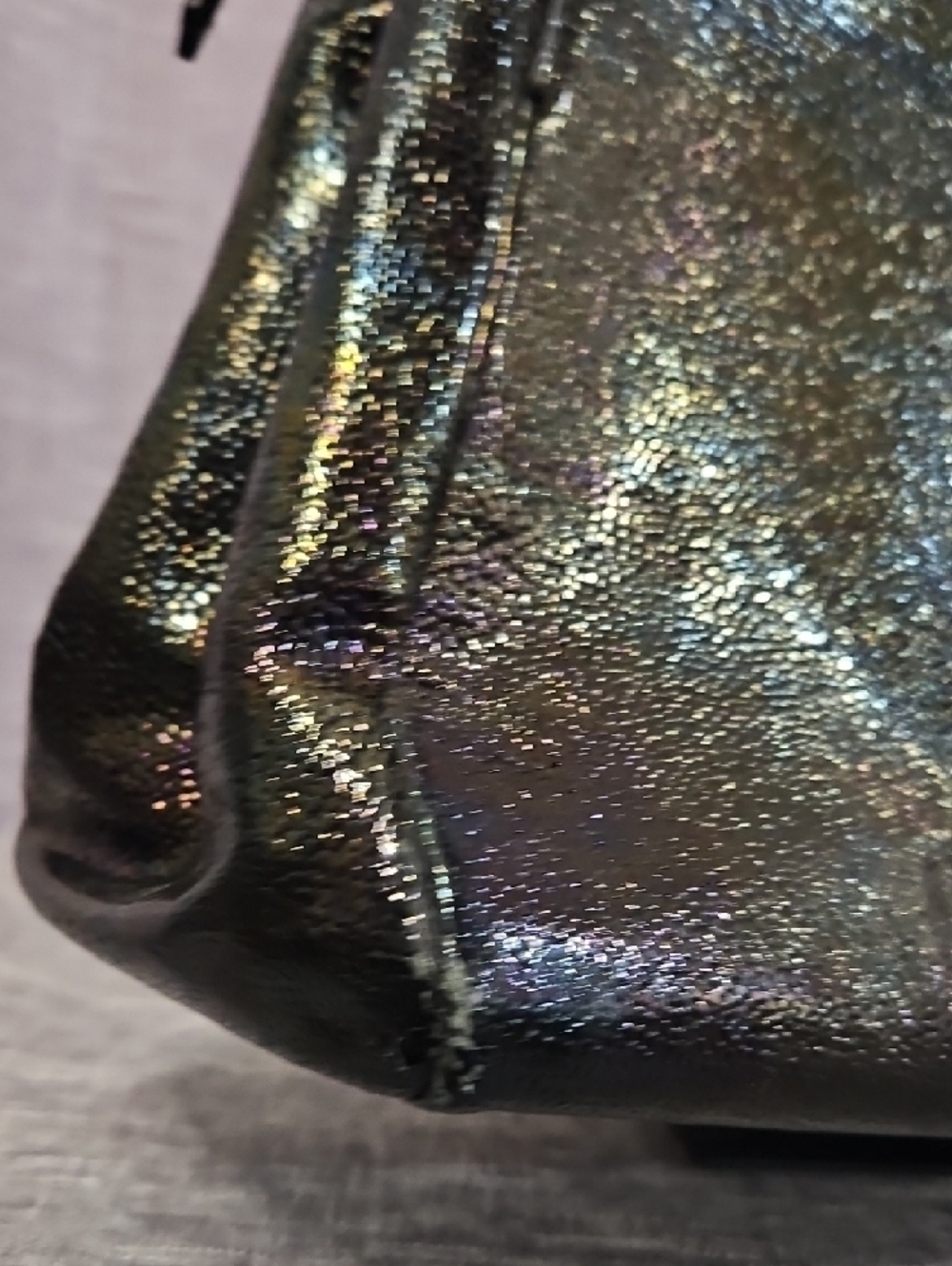 ✨ RARE Collector's Item ✨ Henri Bendel Petrol Oil Slick Carlyle Tote Bag - Picture 9 of 17